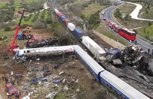 Σύγκρουση τρένων στα Τέμπη: Τριήμερο εθνικό πένθος με απόφαση του Κυριάκου Μητσοτάκη
